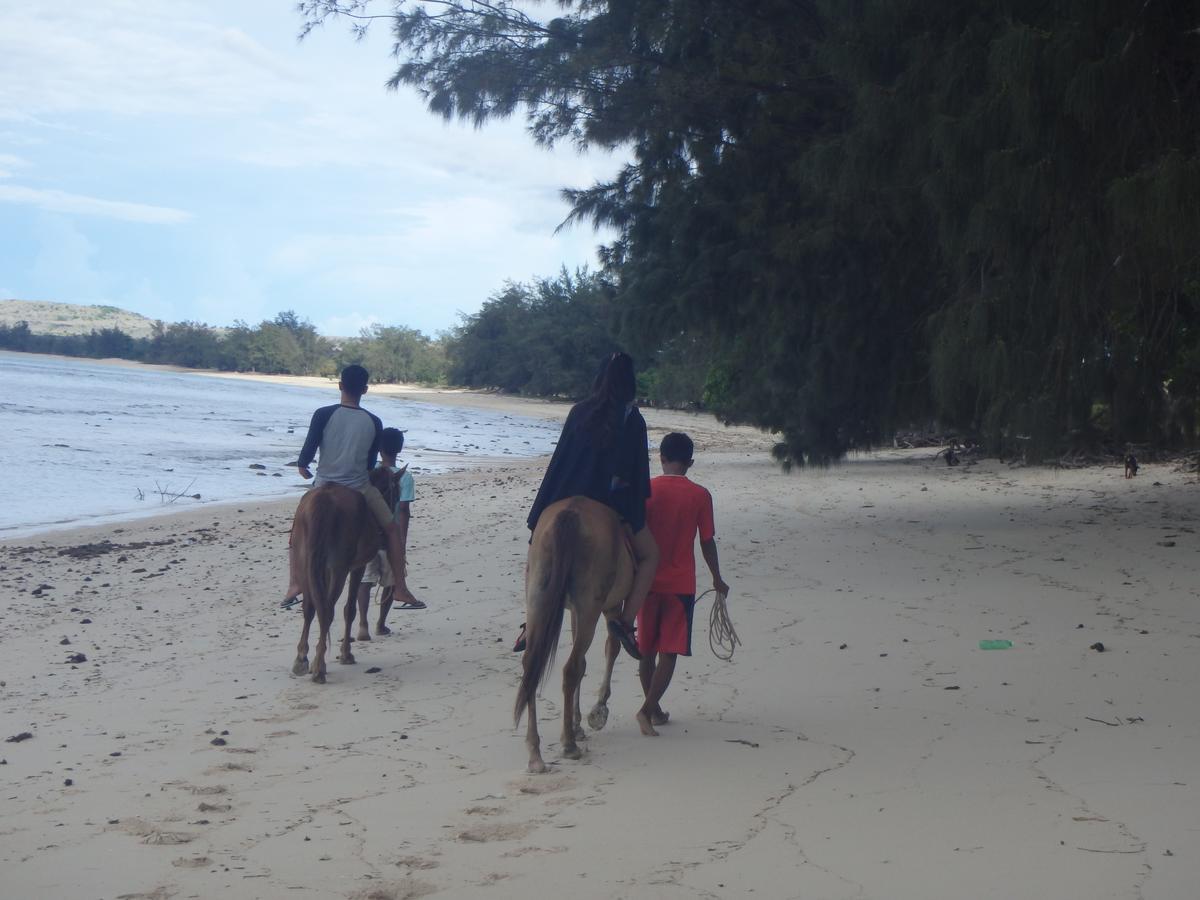 Pondok Wisata Pantai Cemara Hotel Mondu Exterior foto